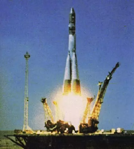 Vostok 1 take off Vostok 1 taking off