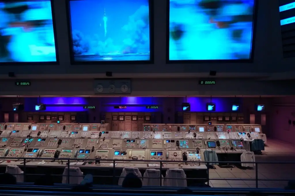 Picture4 Rocket launch control room